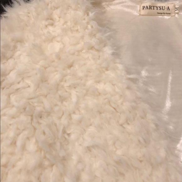 Partysu Designed In Korea Faux Fur Jacket - Picture 6 of 6